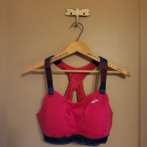 Brooks Juno. Sports running bra size 32DD/E. NWOT